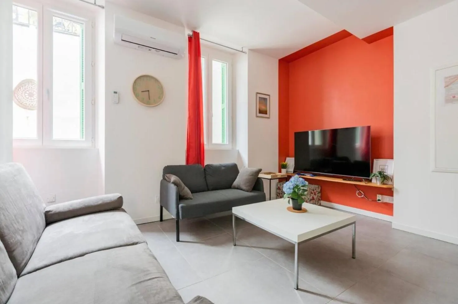 Escapade Dans Grand T2 De Charme Avec Terrasse - Proche Gare Et Centre Ville Lourdes